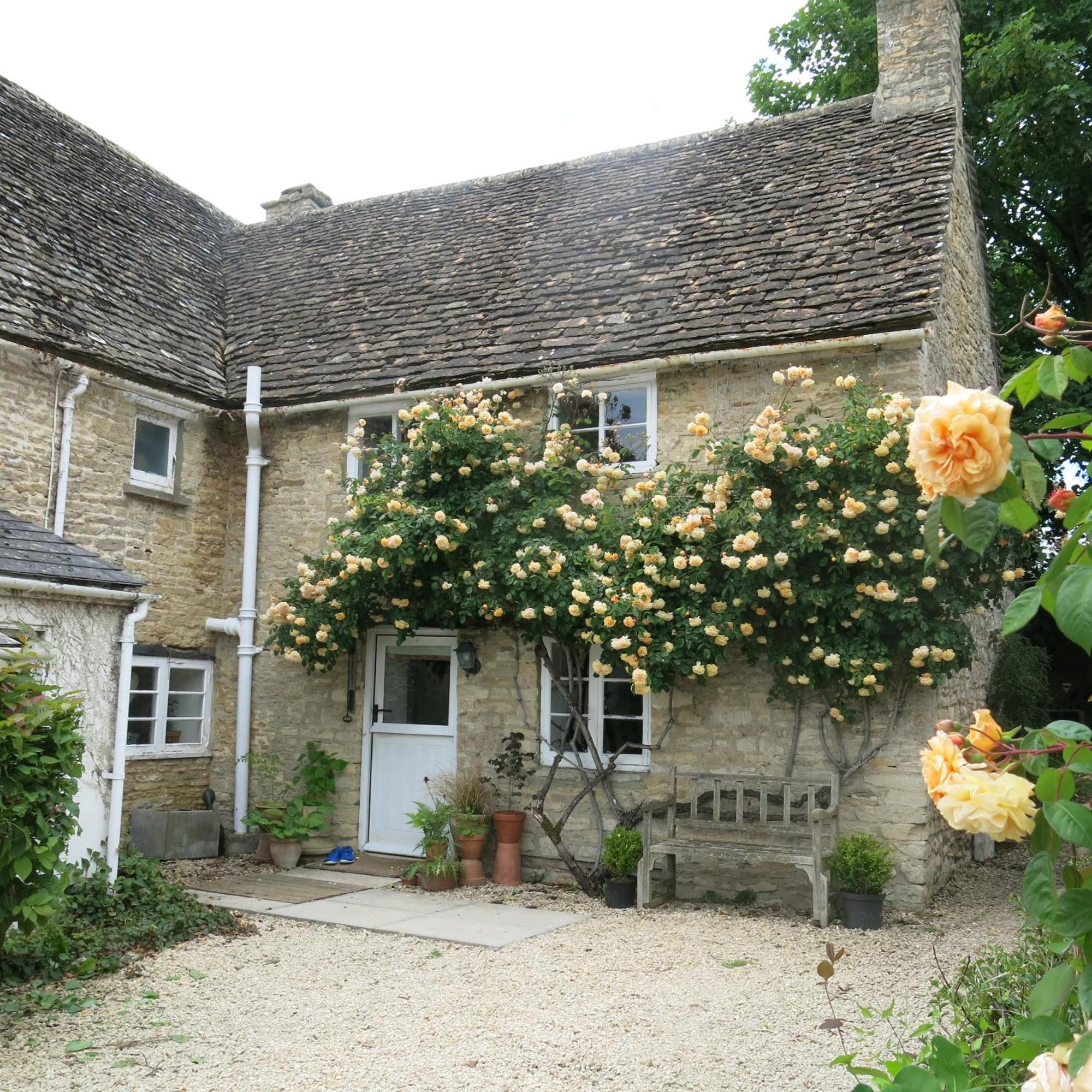 Characterful Cotswold Cottage Сайренстер Экстерьер фото